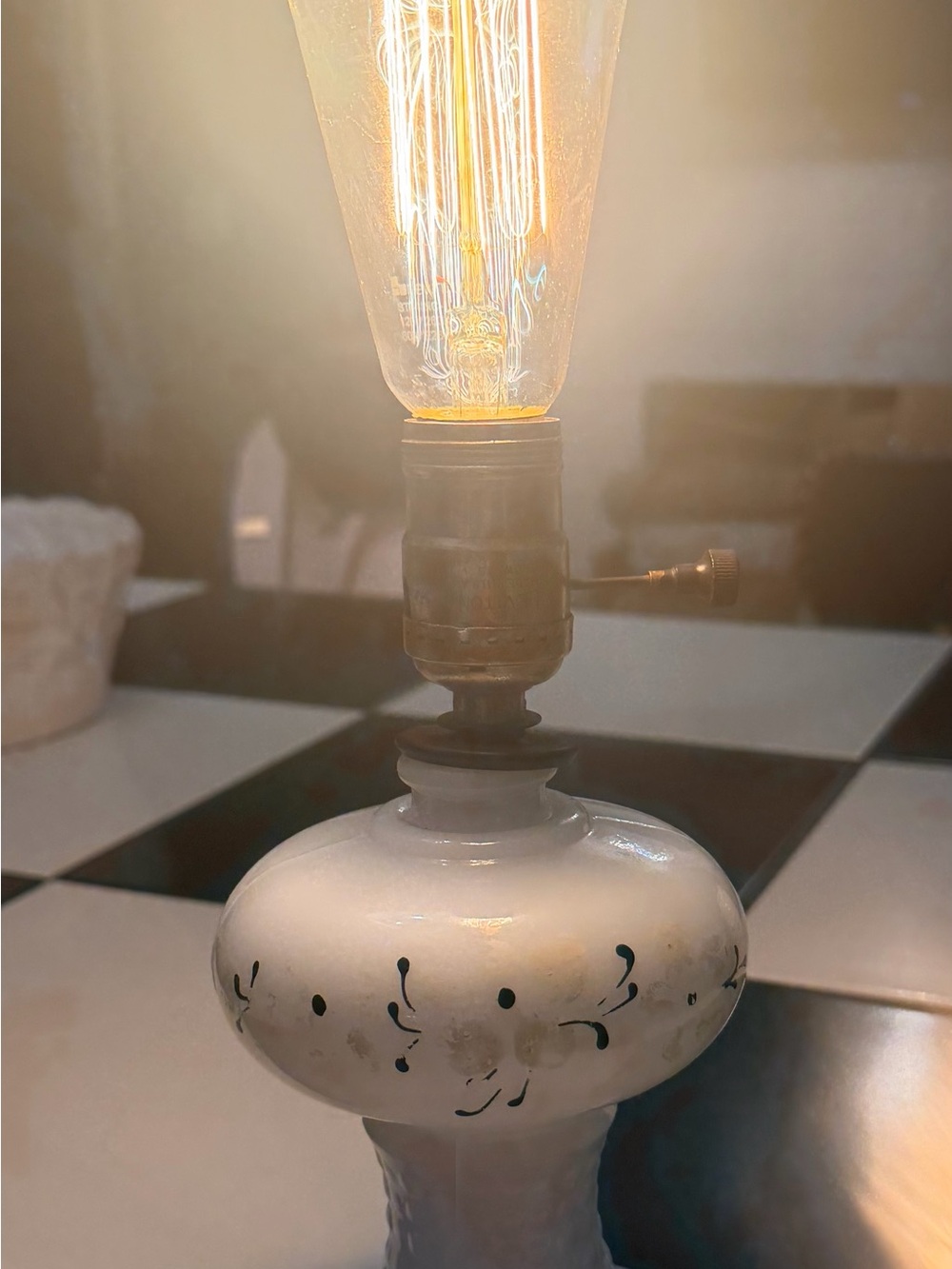 Vintage Milk Glass Table Lamp – Hobnail Floral Accent Lamp